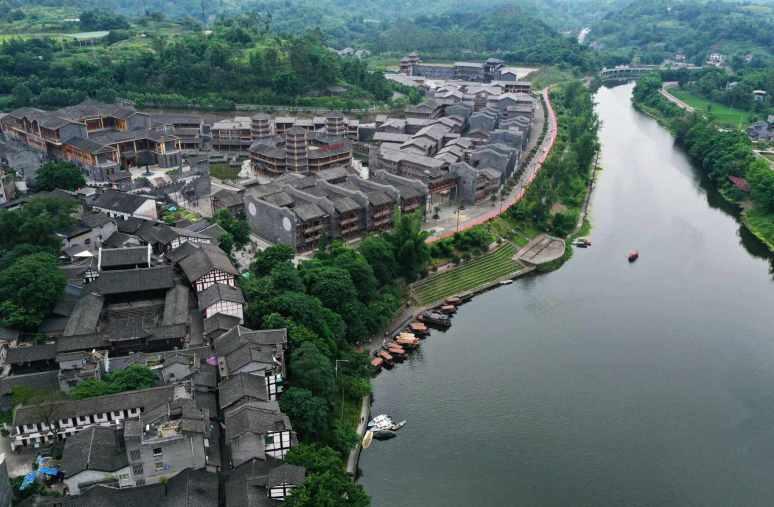 秦国文同志任湖南省委常委、秘书长